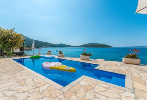 Bungalows with pool Dream of Kornati